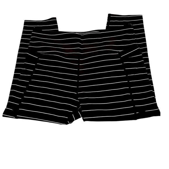 Zyia Active Light and Tight Cropped Legging Size 12 Black & White Stripe Pockets - Picture 3 of 12